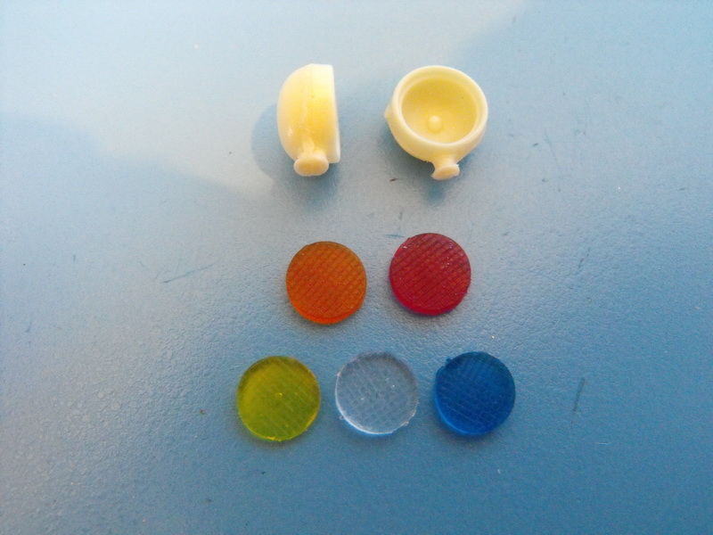 AUSLOWE Truck Part BULL LIGHTS YELLOW LENSES 10MM DIAMETER GENERIC SCALE BL6