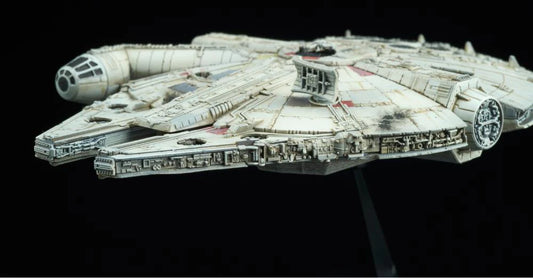 Bandai STAR WARS VEHICLE MODEL 006 MILLENNIUM FALCON G5064109