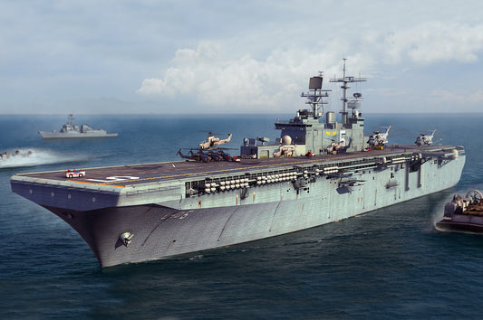HobbyBoss 1/700 Bataan LHD-5 HB83406