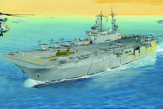 HobbyBoss 1/700 Wasp LHD-1 HB83402