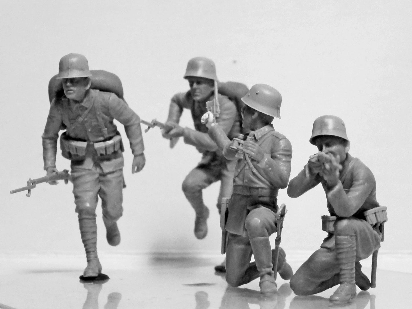 ICM 1/35 Gallipoli 1915 (4 Turkish/4 ANZAC Figures)
