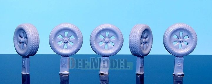 Def Model 1/35 Civilian Pick Up Wheel Set (sagged) Set 3