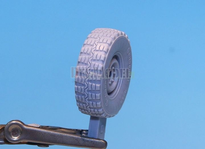 Def Model 1/35 Unimog Lkw 2t Wheel set (sagged)
