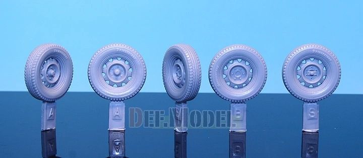 Def Model 1/35 Civilian Pick Up Wheel Set (sagged) Set 2